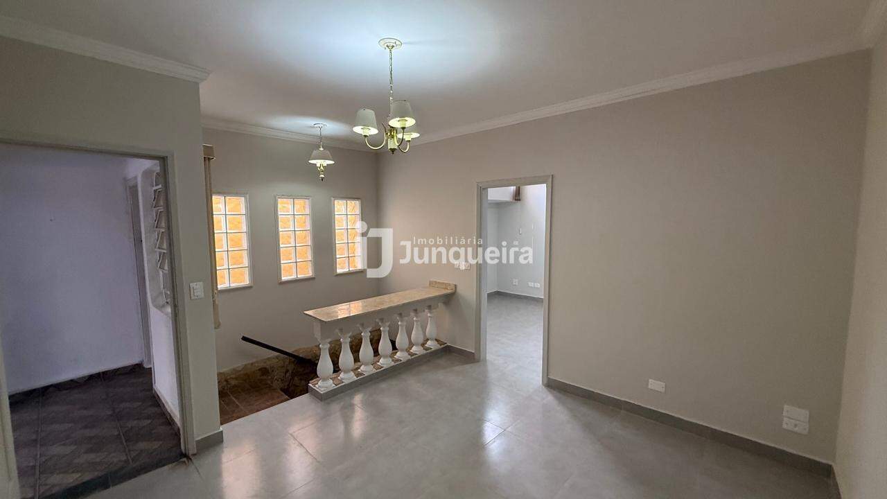 Casa para alugar, 4 quartos, 2 vagas, no bairro Vila Independência em Piracicaba - SP