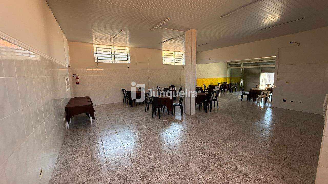 Salão para alugar, no bairro Conjunto Residencial Mário Dedini em Piracicaba - SP