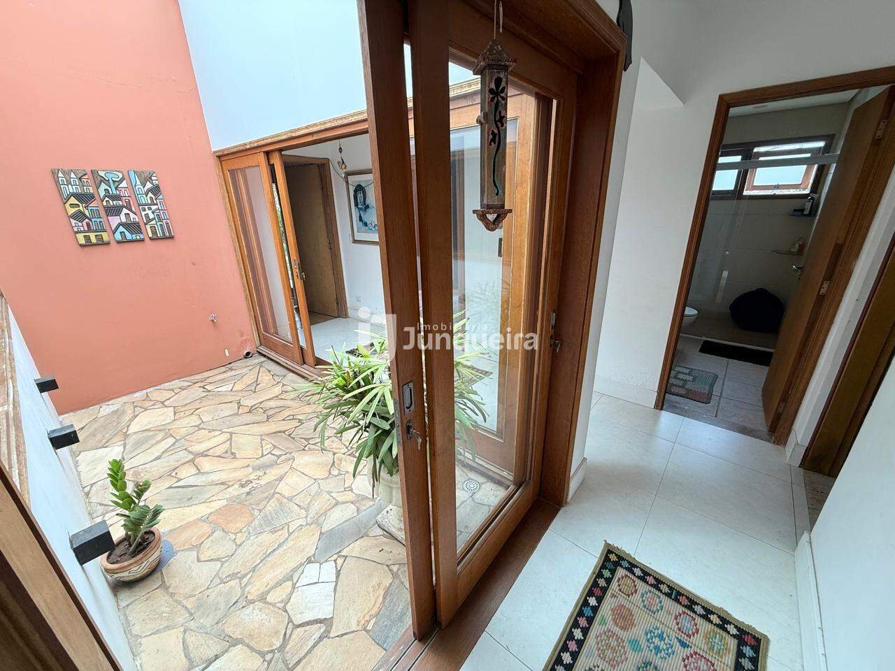 Chácara para alugar, 9 quartos, sendo 7 suítes, 6 vagas, no bairro Dois Córregos em Piracicaba - SP