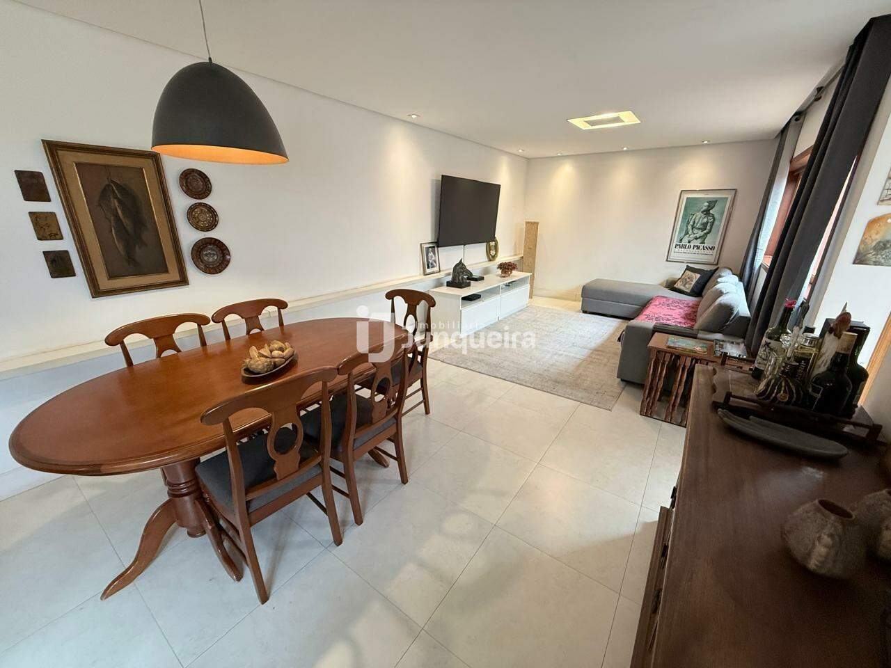 Chácara para alugar, 9 quartos, sendo 7 suítes, 6 vagas, no bairro Dois Córregos em Piracicaba - SP