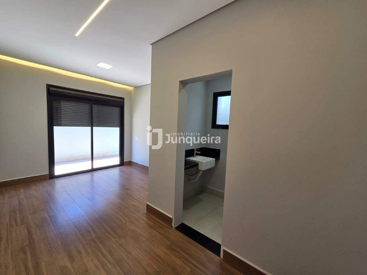 Casa em Condomínio à venda no Park Unimep Taquaral, 3 quartos, sendo 1 suíte, 2 vagas, no bairro Taquaral em Piracicaba - SP