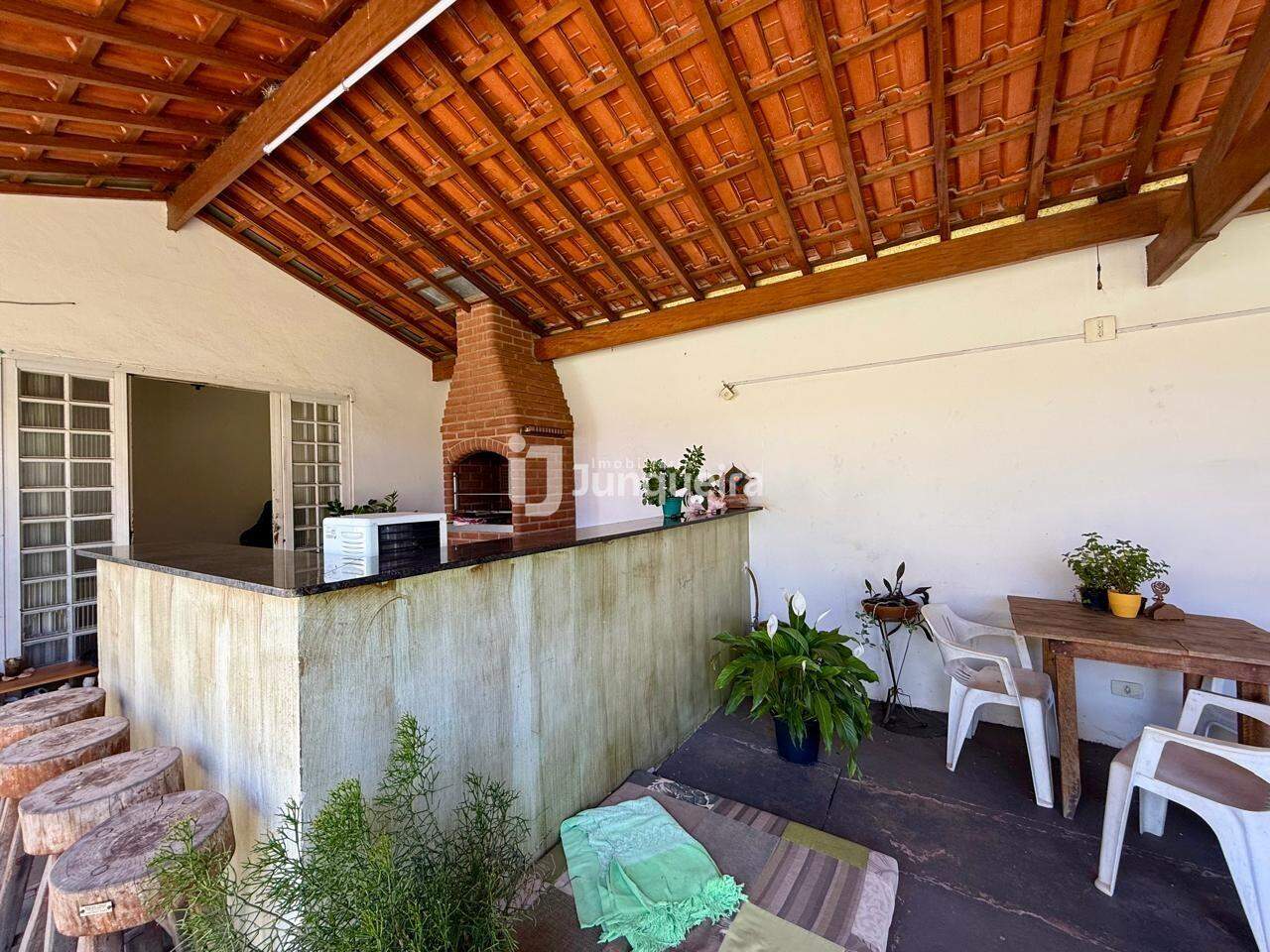 Casa à venda, 3 quartos, sendo 1 suíte, 2 vagas, no bairro Terra Rica em Piracicaba - SP