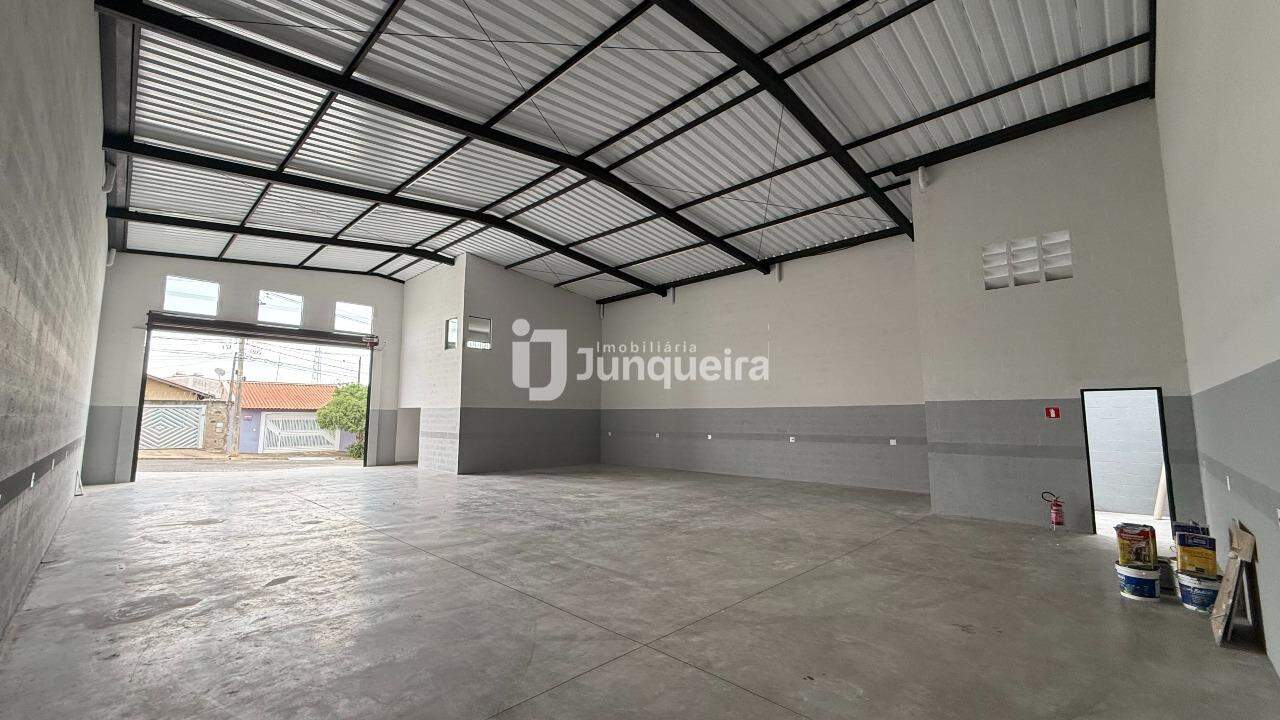 Galpão para alugar, no bairro Vila Industrial em Piracicaba - SP