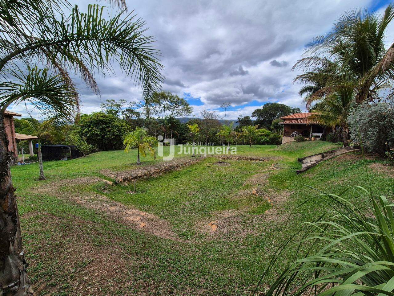 Chácara à venda, 5 quartos, sendo 2 suítes, no bairro Recanto Nobre em Charqueada - SP