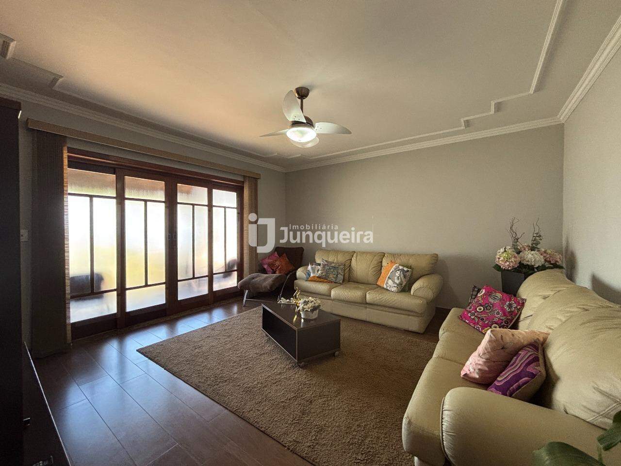 Casa à venda, 3 quartos, sendo 1 suíte, 5 vagas, no bairro Nova Piracicaba em Piracicaba - SP