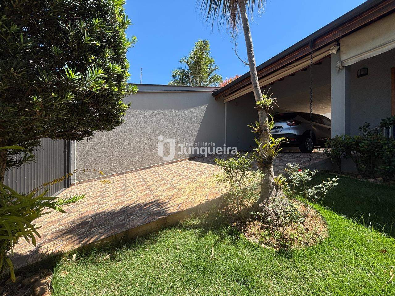 Casa à venda, 3 quartos, sendo 1 suíte, 5 vagas, no bairro Nova Piracicaba em Piracicaba - SP