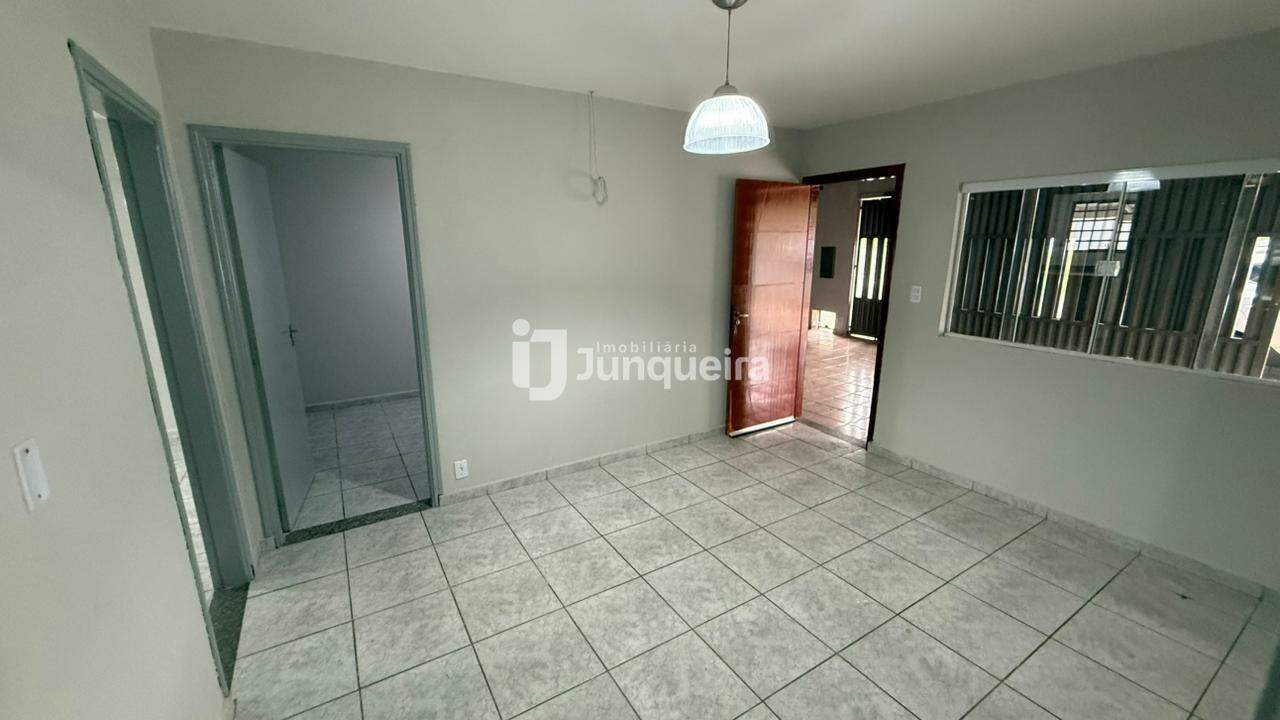 Casa para alugar, 4 quartos, sendo 2 suítes, 3 vagas, no bairro Jardim Primavera em Piracicaba - SP