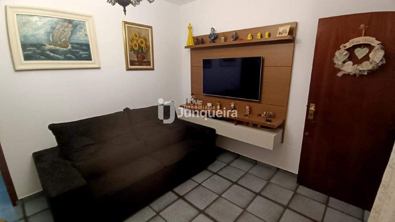 Casa à venda, 3 quartos, sendo 1 suíte, 2 vagas, no bairro Água Branca em Piracicaba - SP