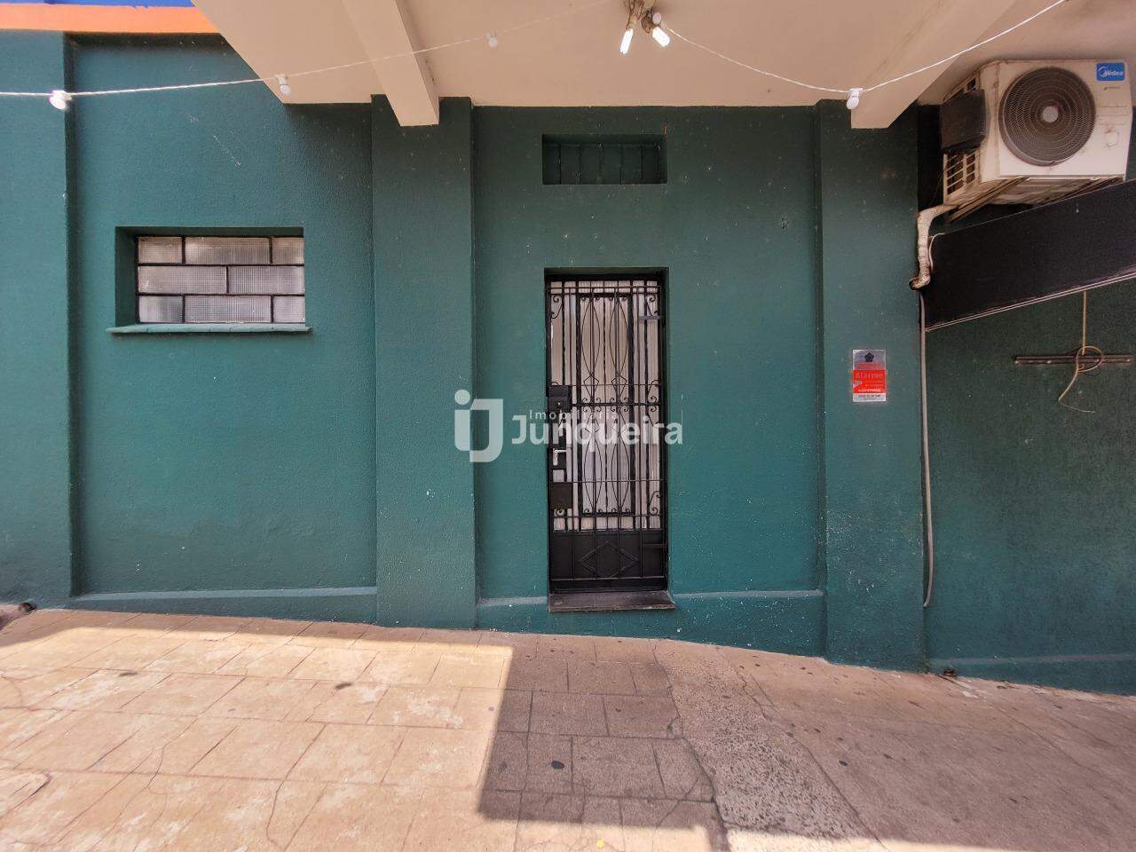 Casa para alugar, 3 quartos, no bairro Vila Rezende em Piracicaba - SP