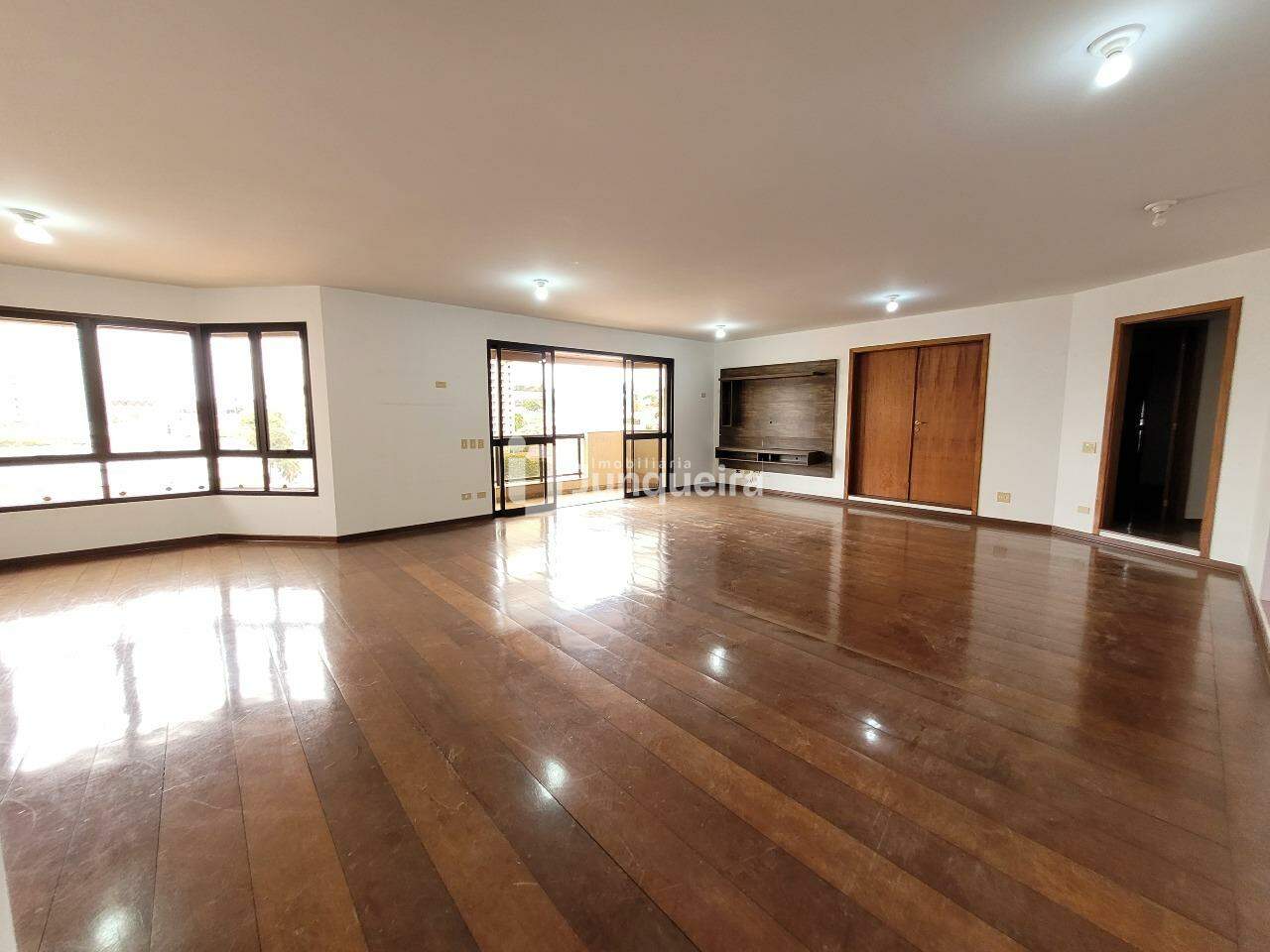 Apartamento para alugar no Cap Ferrat, 4 quartos, sendo 1 suíte, 2 vagas, no bairro Cidade Alta em Piracicaba - SP