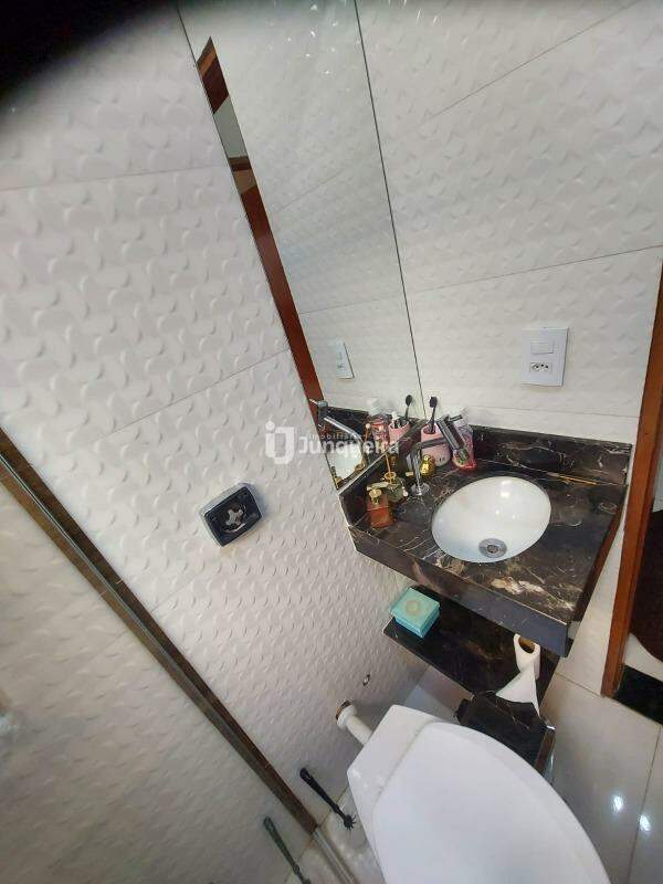 Casa à venda, 3 quartos, sendo 1 suíte, 2 vagas, no bairro Jardim Pacaembu em Piracicaba - SP