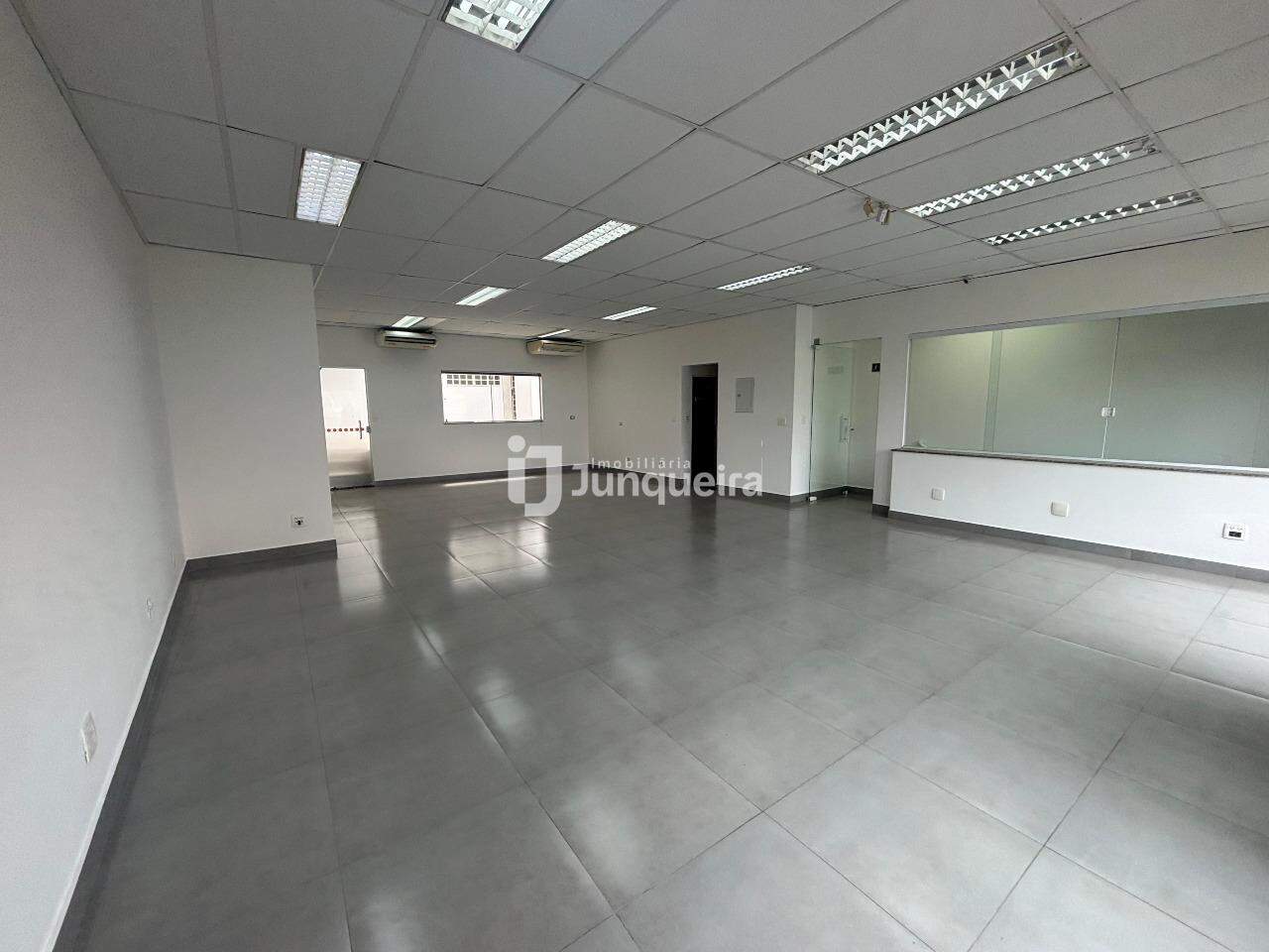 Casa Comercial à venda, no bairro Centro em Piracicaba - SP