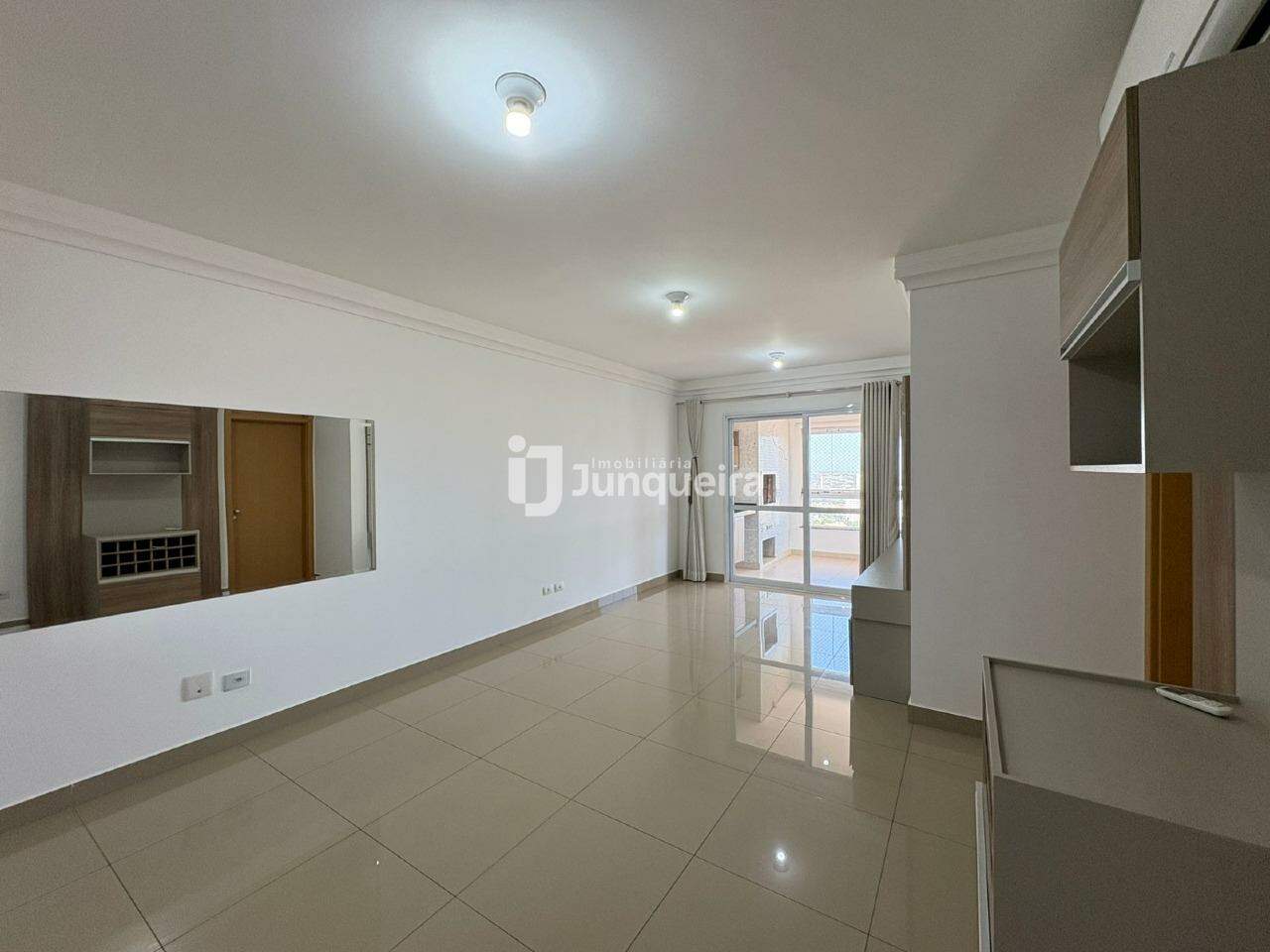 Apartamento à venda no Terraço Maronella, 3 quartos, sendo 1 suíte, 2 vagas, no bairro Alemães em Piracicaba - SP