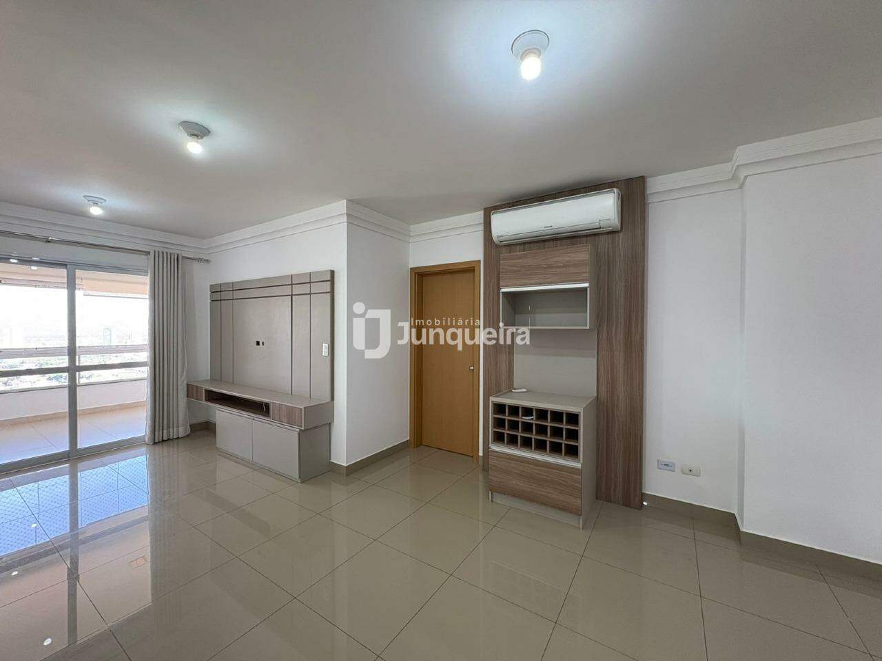 Apartamento à venda no Terraço Maronella, 3 quartos, sendo 1 suíte, 2 vagas, no bairro Alemães em Piracicaba - SP