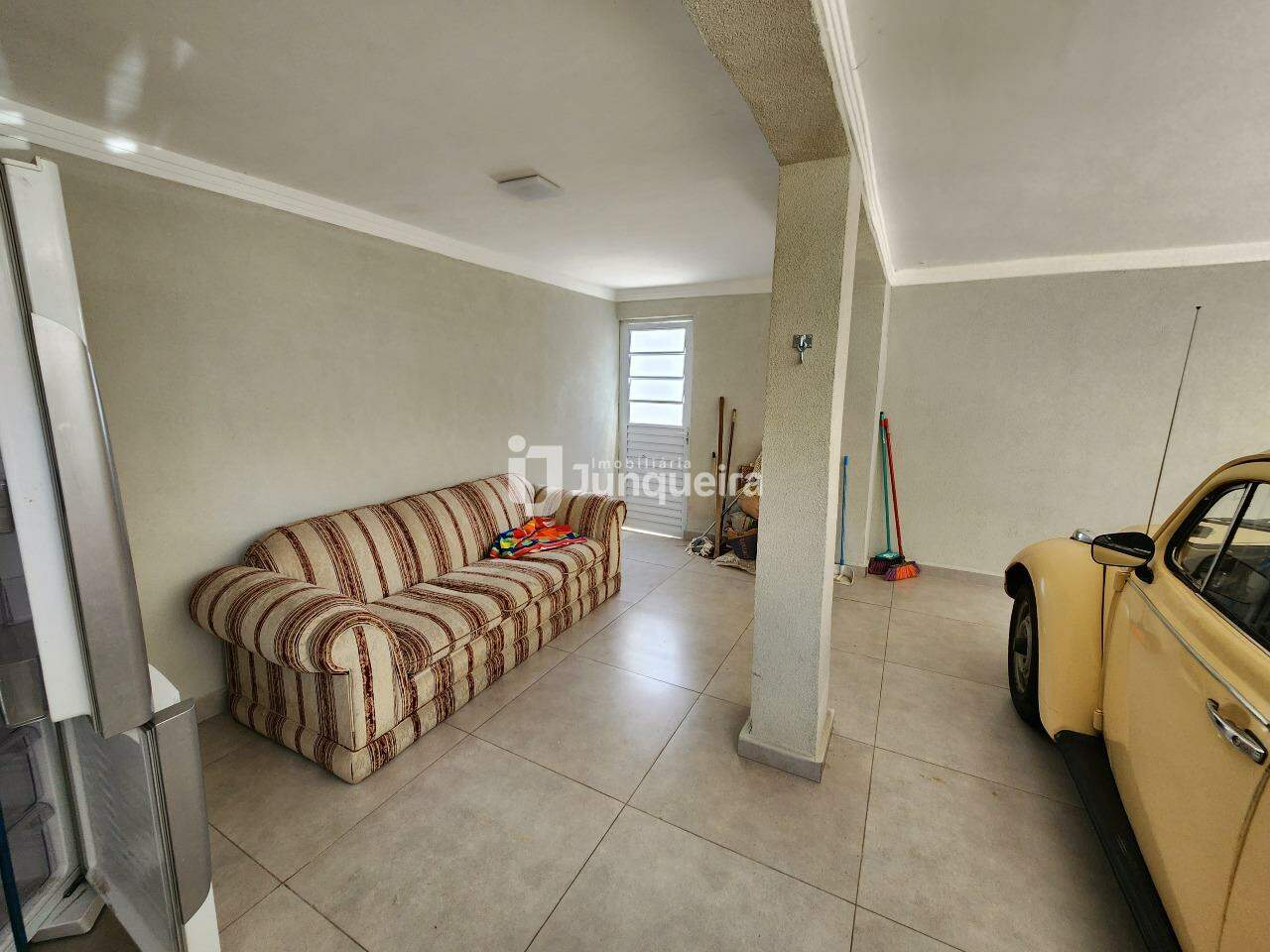 Casa à venda, 2 quartos, 2 vagas, no bairro Parque Santa Cecília em Piracicaba - SP