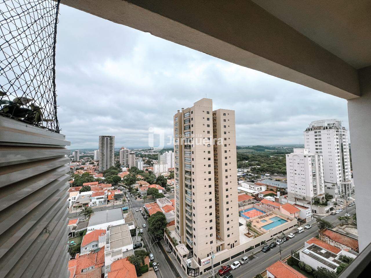 Apartamento à venda no Vista Queiroz, 3 quartos, sendo 2 suítes, 2 vagas, no bairro São Judas em Piracicaba - SP