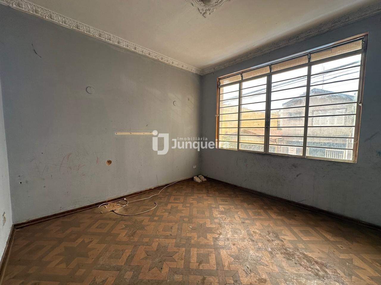 Casa à venda, 3 quartos, 1 vaga, no bairro Centro em Piracicaba - SP