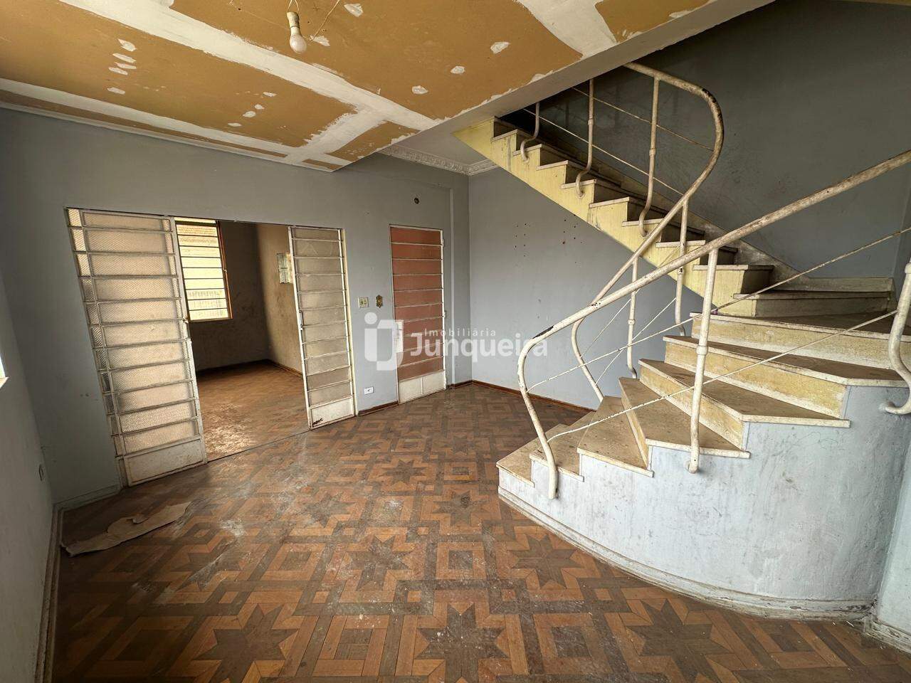 Casa à venda, 3 quartos, 1 vaga, no bairro Centro em Piracicaba - SP