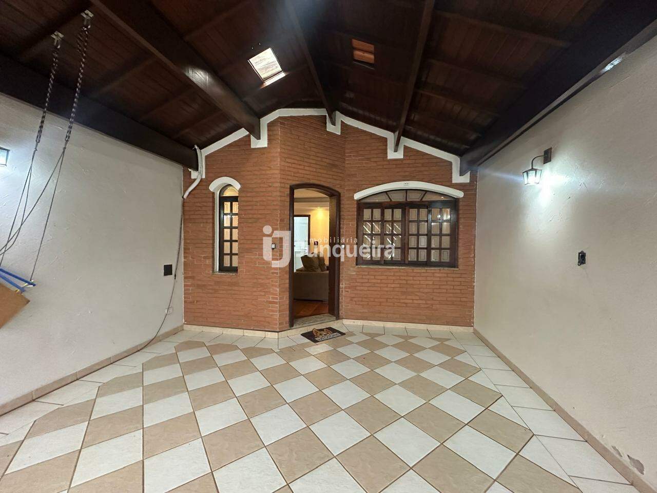 Casa à venda, 2 quartos, sendo 1 suíte, 2 vagas, no bairro Nova Piracicaba em Piracicaba - SP