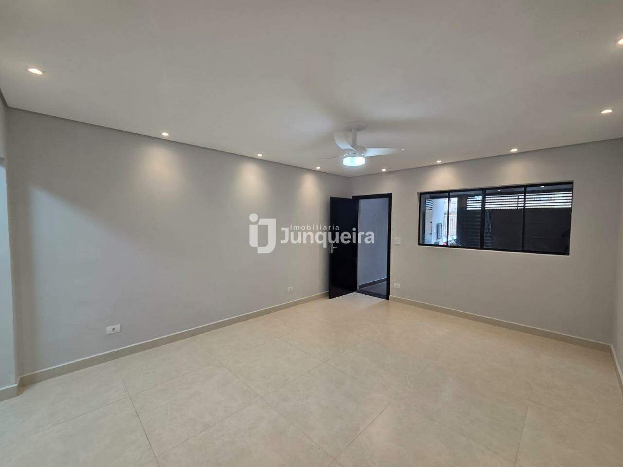 Casa à venda, 2 quartos, sendo 2 suítes, 2 vagas, no bairro Cidade Alta em Piracicaba - SP