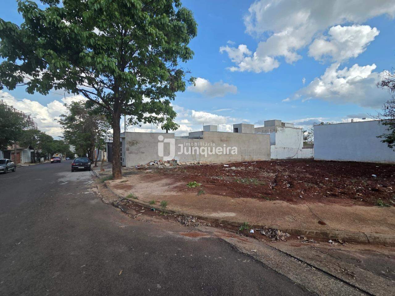 Terreno à venda, no bairro Residencial Bertolucci em Piracicaba - SP