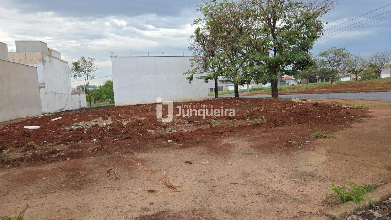 Terreno à venda, no bairro Residencial Bertolucci em Piracicaba - SP