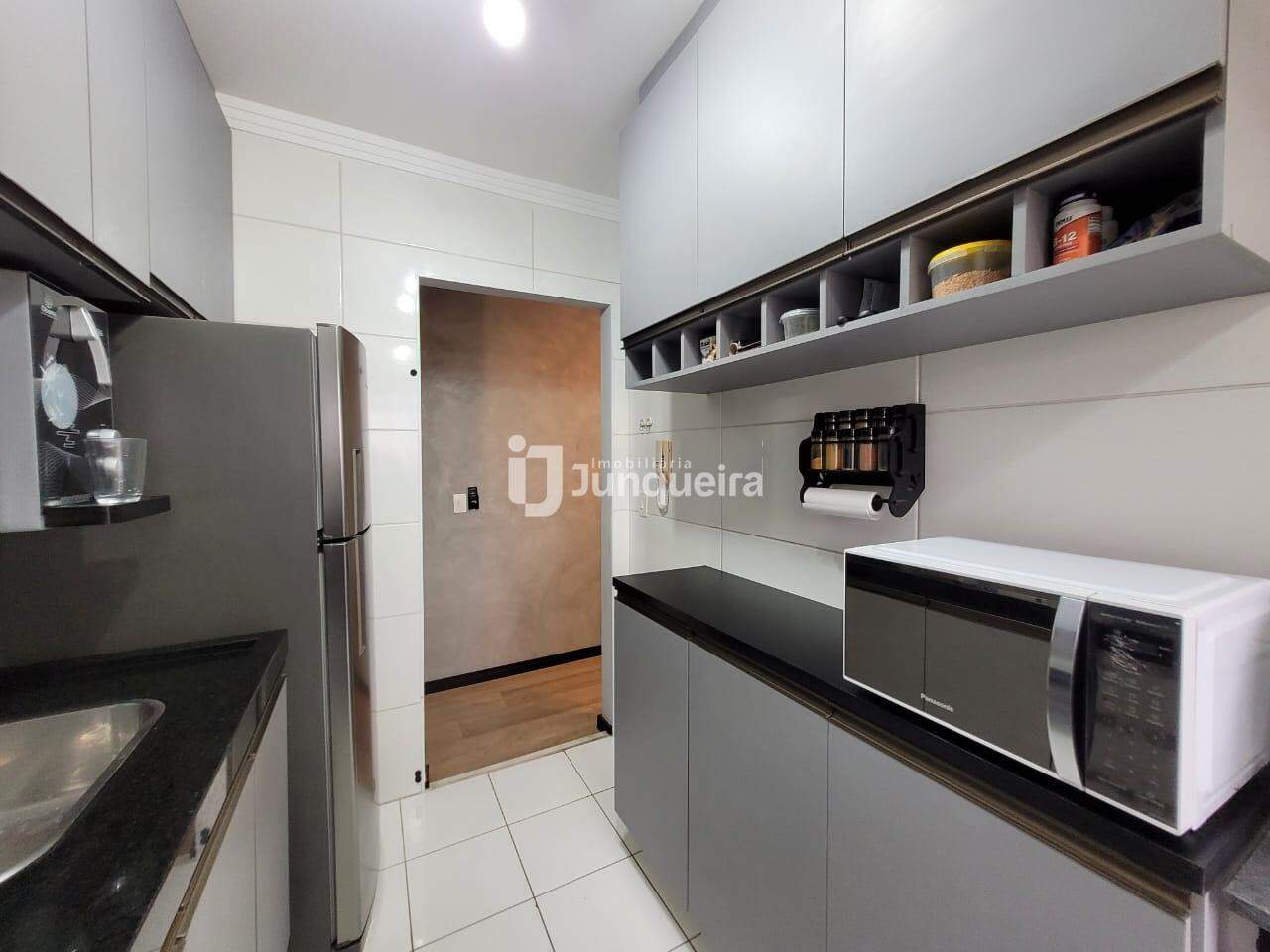 Apartamento para alugar no Torres do Jardim III, 2 quartos, sendo 1 suíte, 1 vaga, no bairro Nova América em Piracicaba - SP