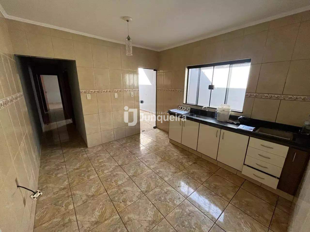 Casa à venda, 2 quartos, 2 vagas, no bairro Residencial Bom Jardim em Rio das Pedras - SP