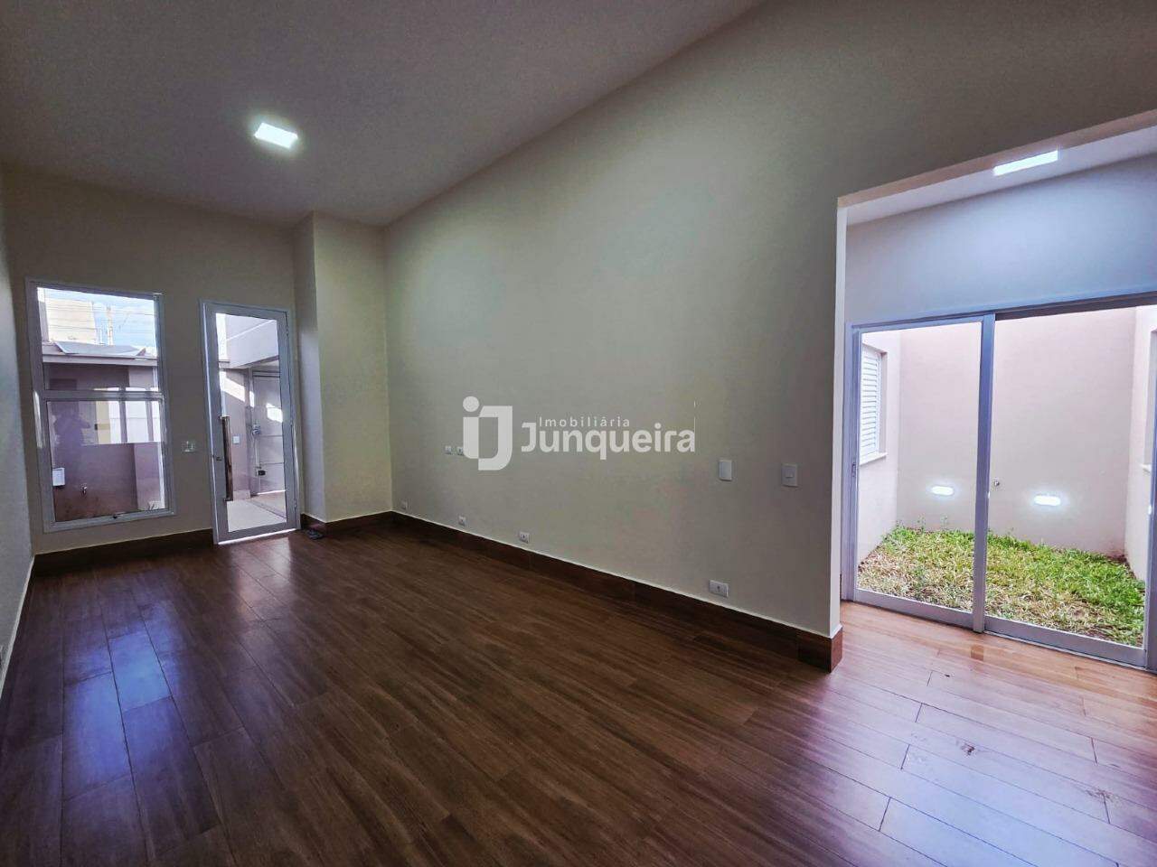 Casa à venda, 3 quartos, sendo 1 suíte, 2 vagas, no bairro Campestre em Piracicaba - SP