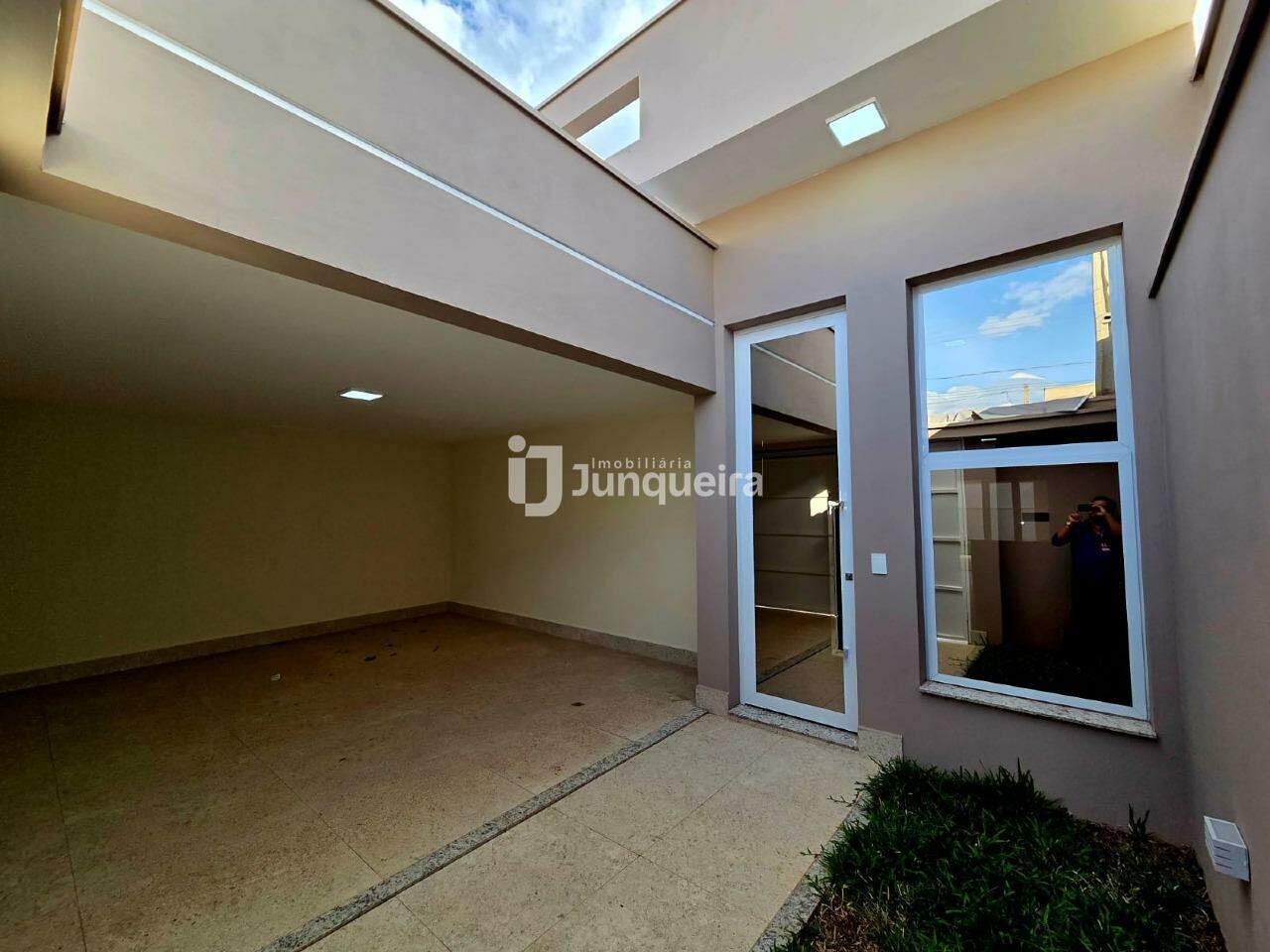 Casa à venda, 3 quartos, sendo 1 suíte, 2 vagas, no bairro Campestre em Piracicaba - SP