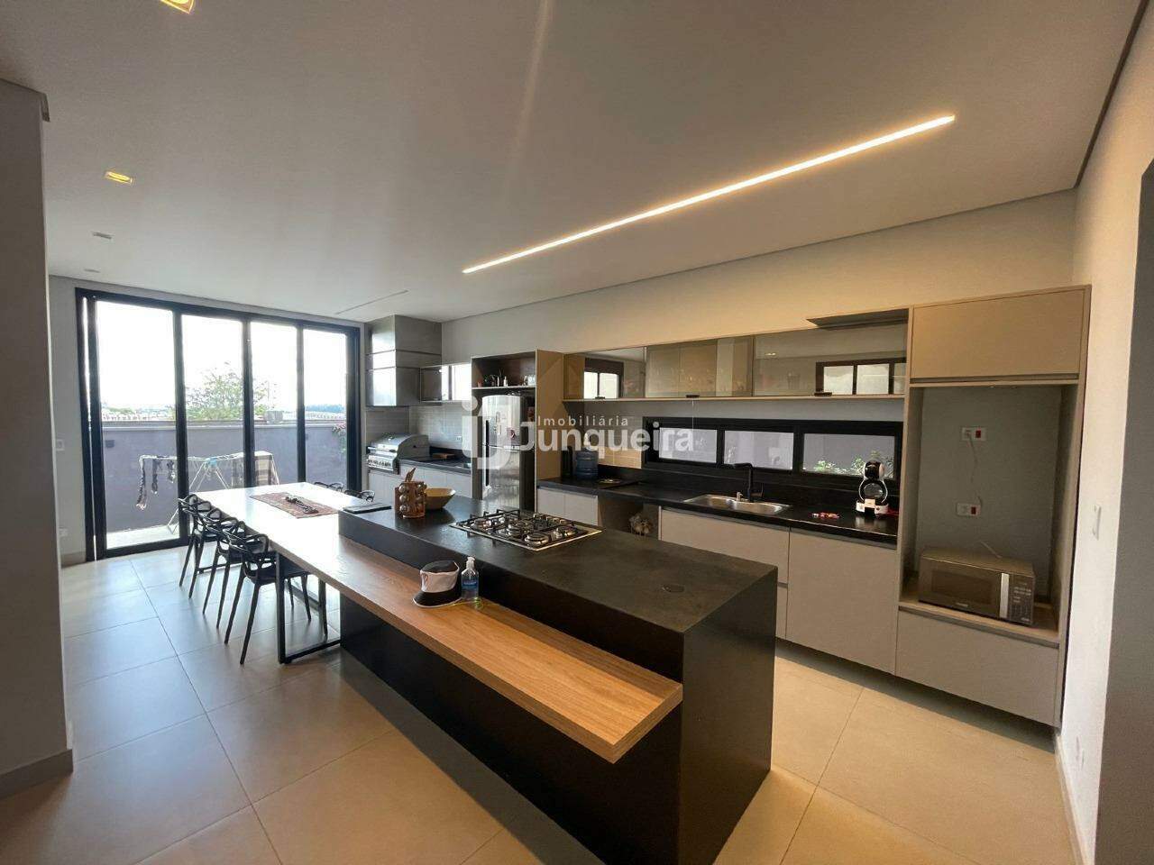 Casa em Condomínio à venda no Villa D'Aquila, 4 quartos, sendo 1 suíte, 2 vagas, no bairro Santa Rosa em Piracicaba - SP