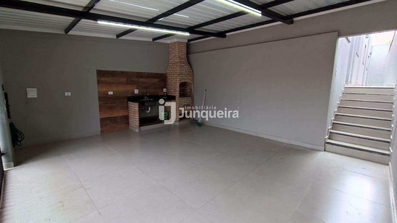 Casa à venda, 3 quartos, sendo 1 suíte, 2 vagas, no bairro Residencial Santo Antônio em Piracicaba - SP