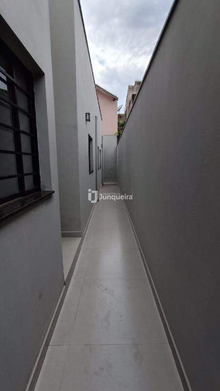 Casa à venda, 3 quartos, sendo 1 suíte, 2 vagas, no bairro Residencial Santo Antônio em Piracicaba - SP