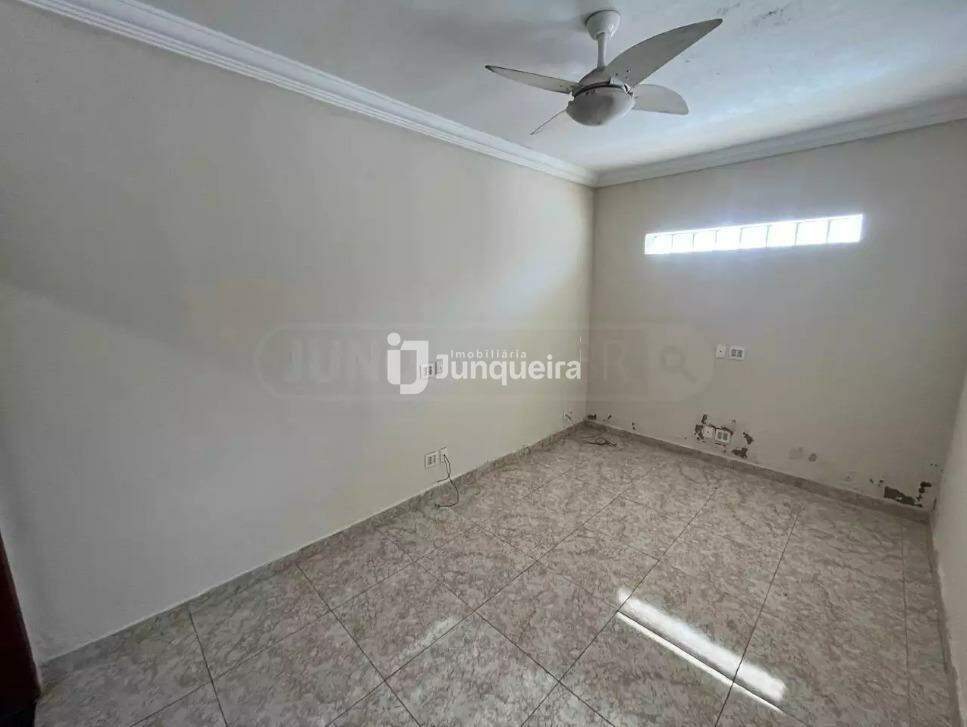 Casa à venda, 3 quartos, sendo 1 suíte, 2 vagas, no bairro Jardim Ibirapuera em Piracicaba - SP