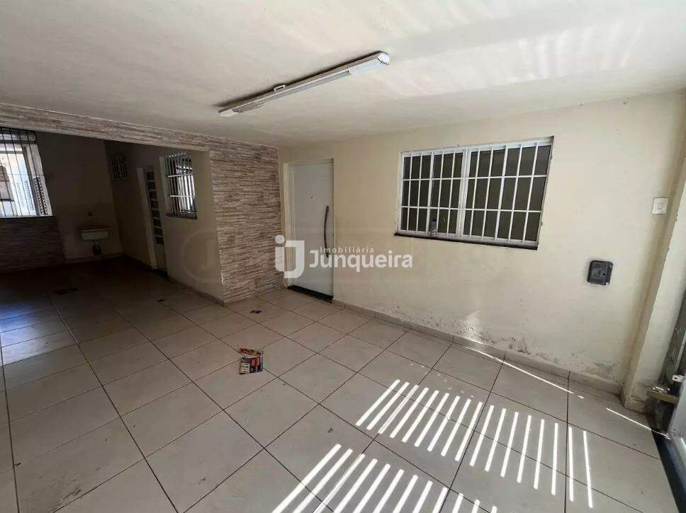 Casa à venda, 3 quartos, sendo 1 suíte, 2 vagas, no bairro Jardim Ibirapuera em Piracicaba - SP