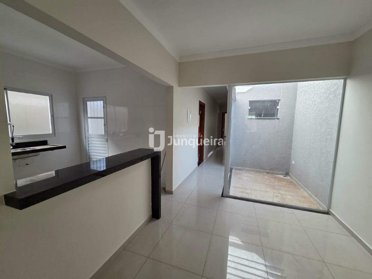 Casa à venda, 3 quartos, sendo 1 suíte, 2 vagas, no bairro São Luis em Piracicaba - SP