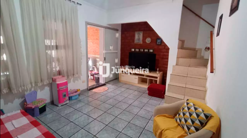 Casa à venda, 3 quartos, sendo 1 suíte, 2 vagas, no bairro Santa Terezinha em Piracicaba - SP