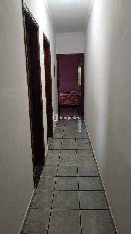 Casa à venda, 3 quartos, sendo 1 suíte, 2 vagas, no bairro Santa Terezinha em Piracicaba - SP