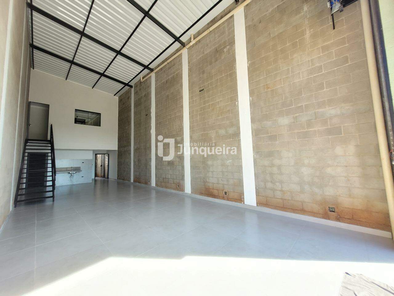 Galpão para alugar, 1 vaga, no bairro Garças em Piracicaba - SP