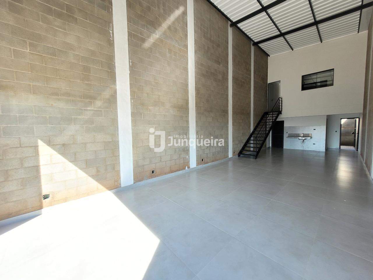 Galpão para alugar, 1 vaga, no bairro Garças em Piracicaba - SP