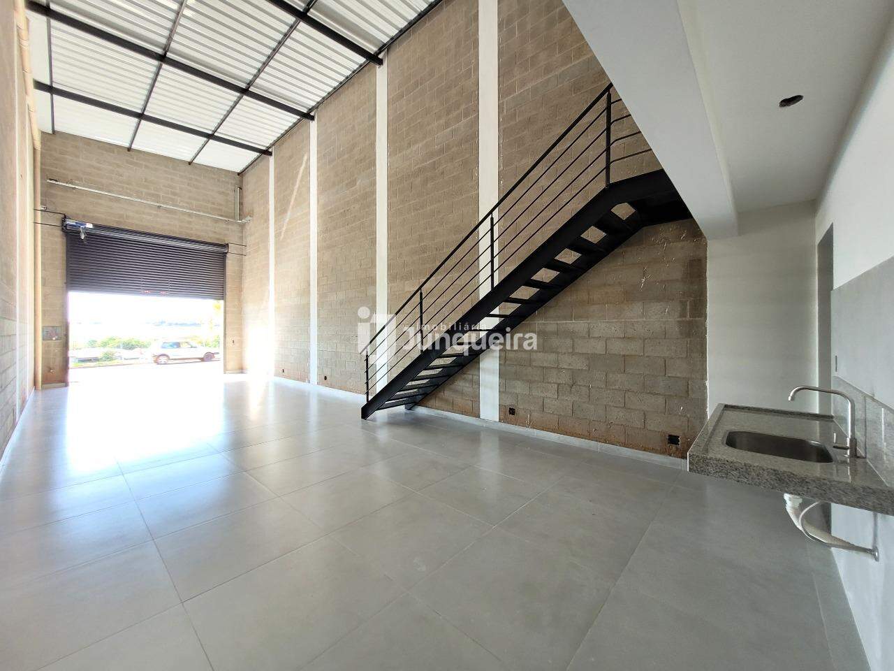 Galpão para alugar, 1 vaga, no bairro Garças em Piracicaba - SP