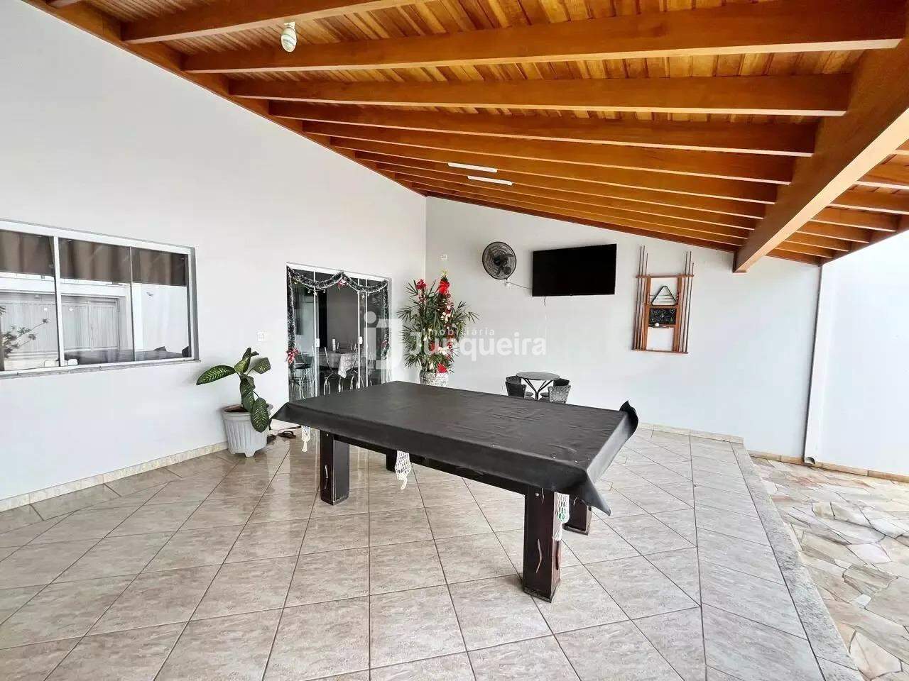 Casa para alugar, 2 quartos, sendo 1 suíte, 2 vagas, no bairro Parque São Matheus em Piracicaba - SP