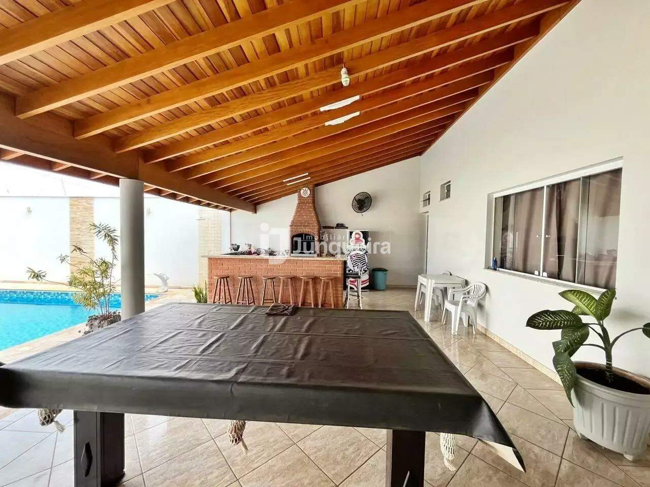 Casa para alugar, 2 quartos, sendo 1 suíte, 2 vagas, no bairro Parque São Matheus em Piracicaba - SP