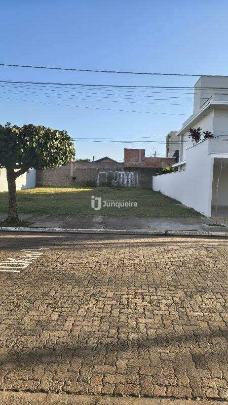Terreno em Condomínio à venda no Convivio São Francisco, no bairro Jardim São Francisco em Piracicaba - SP