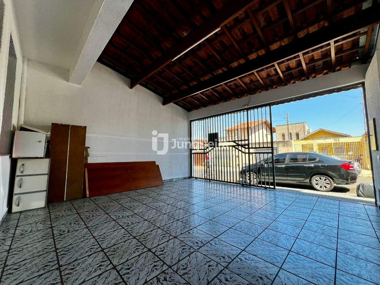Casa à venda, 3 quartos, sendo 2 suítes, 2 vagas, no bairro PARQUE PREZOTTO em Piracicaba - SP