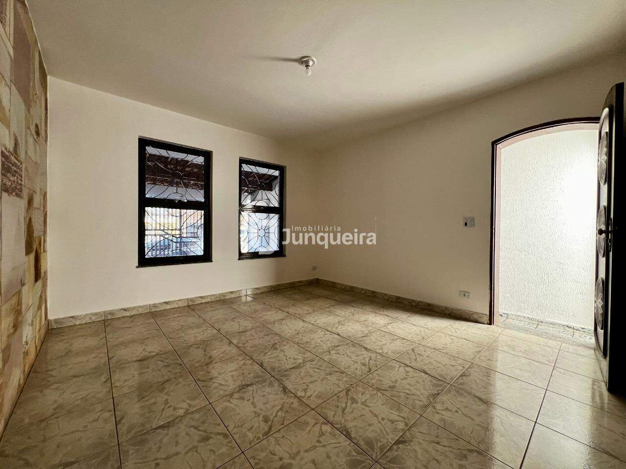 Casa à venda, 3 quartos, sendo 2 suítes, 2 vagas, no bairro PARQUE PREZOTTO em Piracicaba - SP