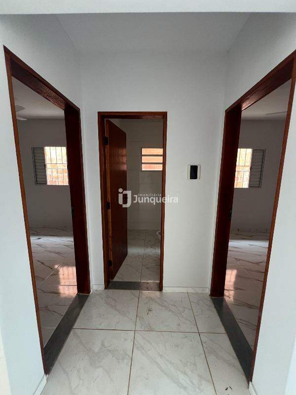 Casa para alugar, 2 quartos, 2 vagas, no bairro Jardim Alvorada em Rio das Pedras - SP