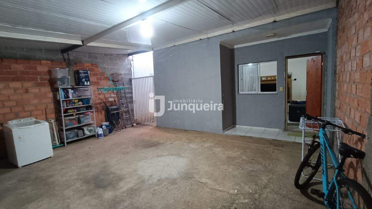 Casa à venda, 2 quartos, 2 vagas, no bairro Parque Residencial Piracicaba em Piracicaba - SP
