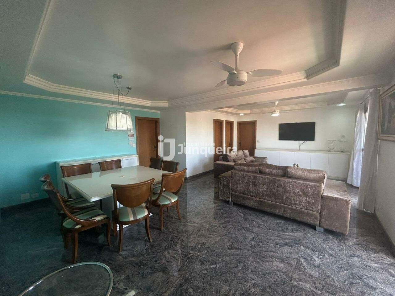 Apartamento à venda, 3 quartos, sendo 1 suíte, 1 vaga, no bairro Centro em Piracicaba - SP