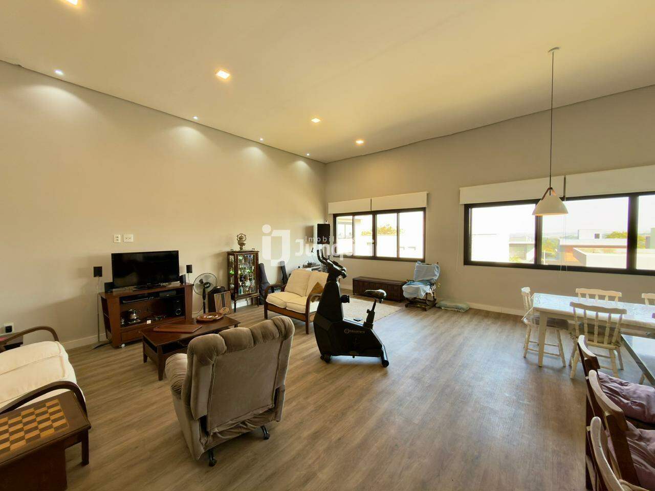 Casa em Condomínio à venda no Morada do Engenho, 3 quartos, sendo 3 suítes, 4 vagas, no bairro Morada do Engenho  em Piracicaba - SP